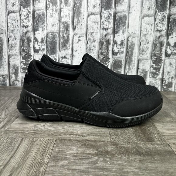 Skechers Equalizer Men size 12 Triple Black Slip On Casual Shoes Wide - Picture 1 of 8